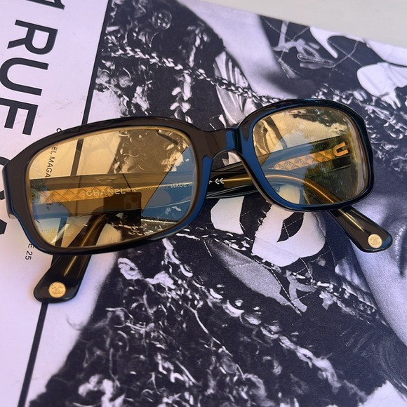 CHANEL 5010 Black & Yellow Vintage Sunglasses - Picture 7 of 9